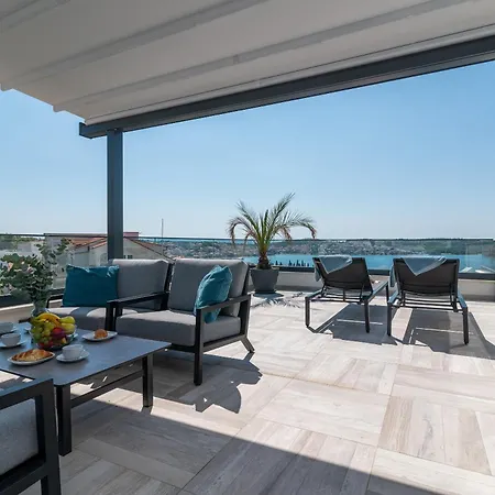 Ap. No. 6 - Sea Breeze * Trogir