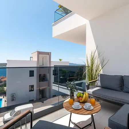 Ap. No. 6 - Sea Breeze * Trogir