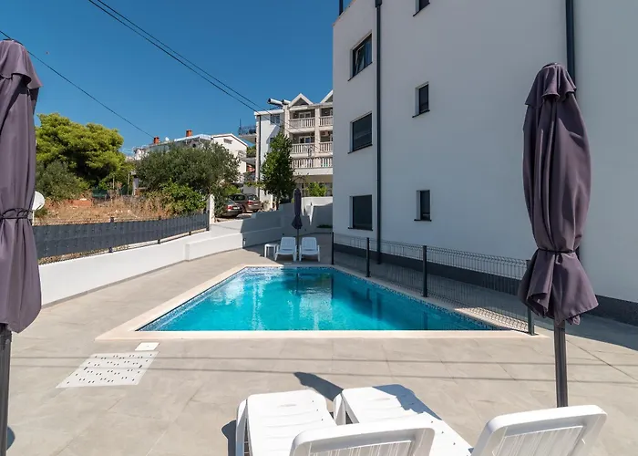 Ap. No. 6 - Sea Breeze * Trogir