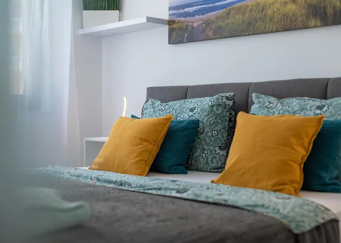 Ap. No. 6 - Sea Breeze *